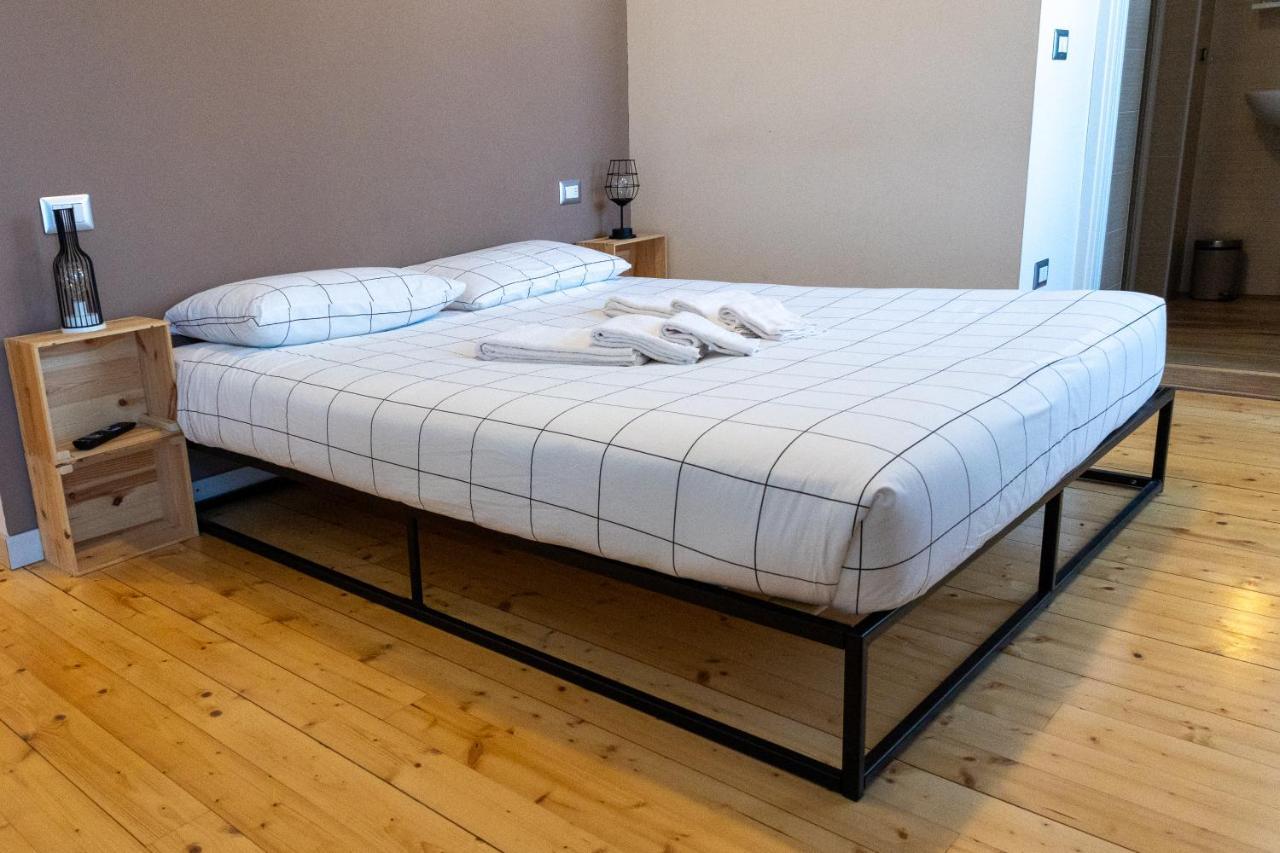 La Stazione Bed and Breakfast Trontano Eksteriør billede